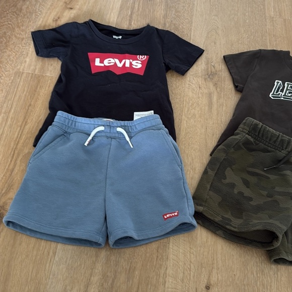 Levi’s Sets - Picture 3 of 3